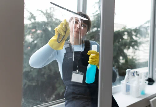 Nettoyage de vitres intérieures et extérieures à Juvardeil